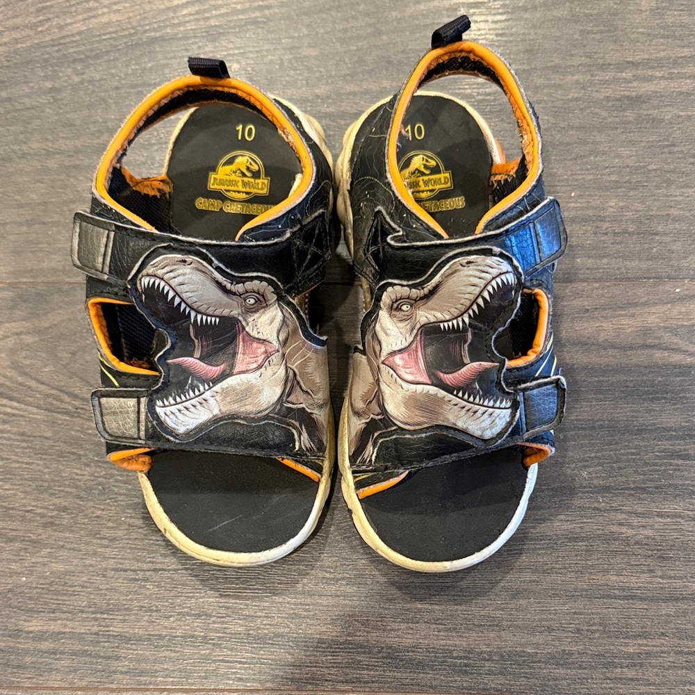 Jurassic world Dinosaur Black and Orange Kids Sandals size 10 toddler 1:24🎶